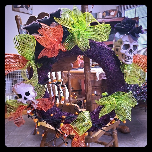 Halloween Wreaths - Picture 1 of 2